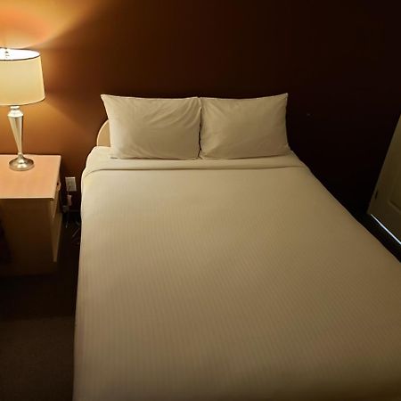 Shemron Suites Hotel Deep River Bagian luar foto