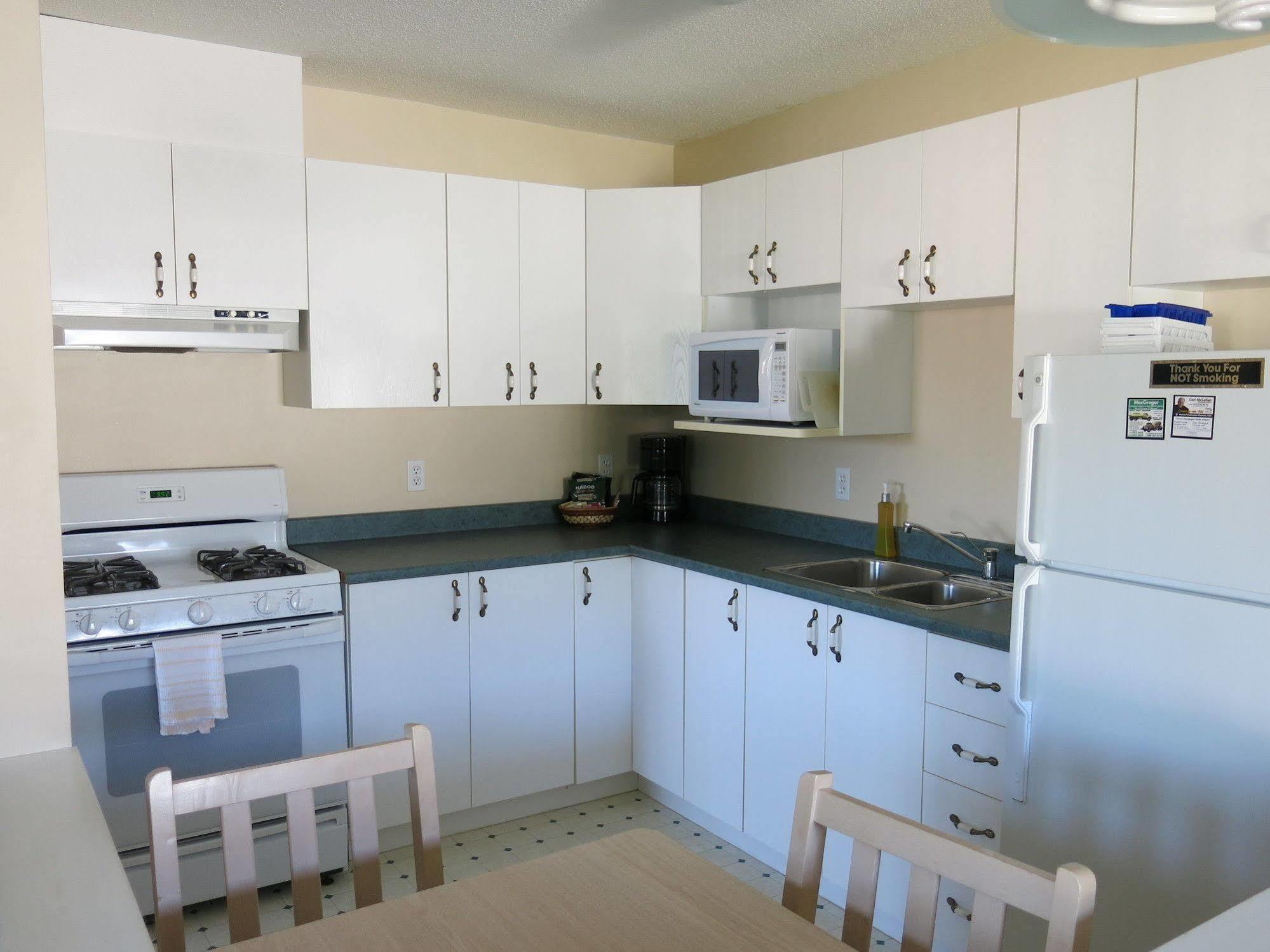 Shemron Suites Hotel Deep River Bagian luar foto