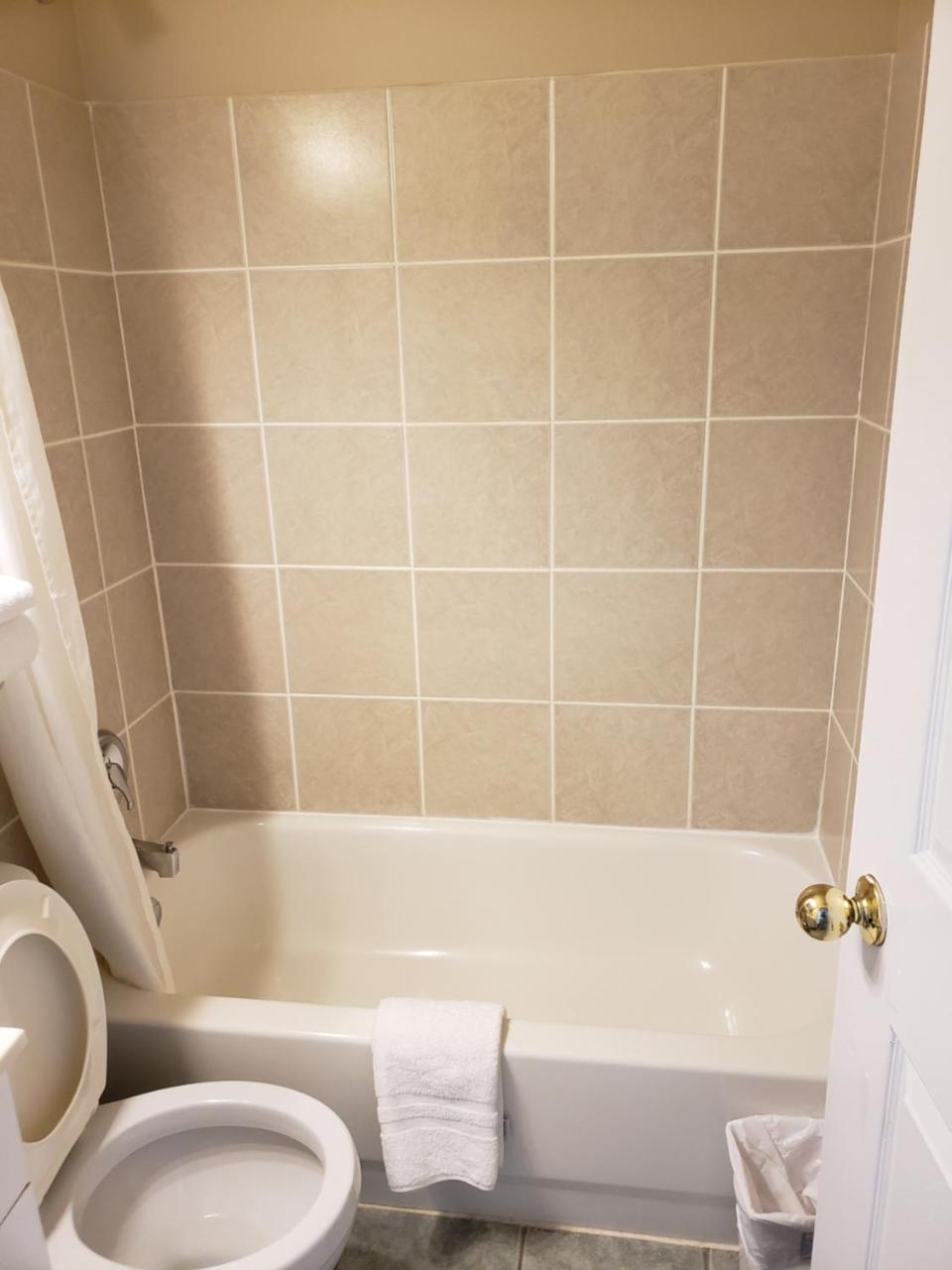 Shemron Suites Hotel Deep River Bagian luar foto