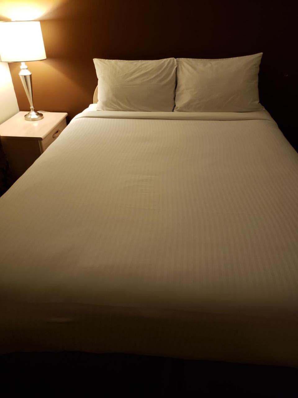 Shemron Suites Hotel Deep River Bagian luar foto