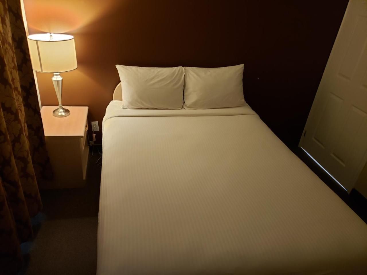 Shemron Suites Hotel Deep River Bagian luar foto