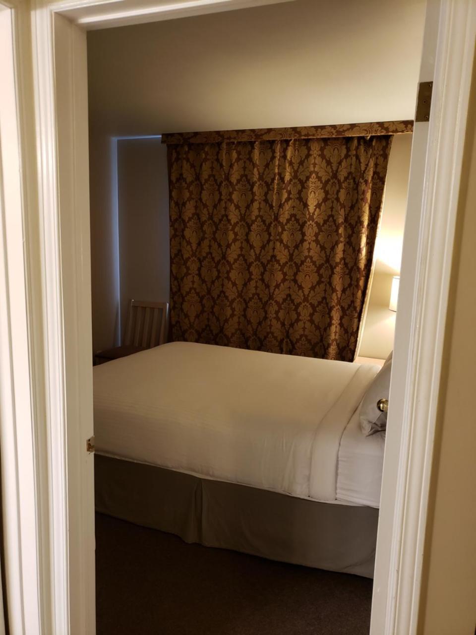 Shemron Suites Hotel Deep River Bagian luar foto