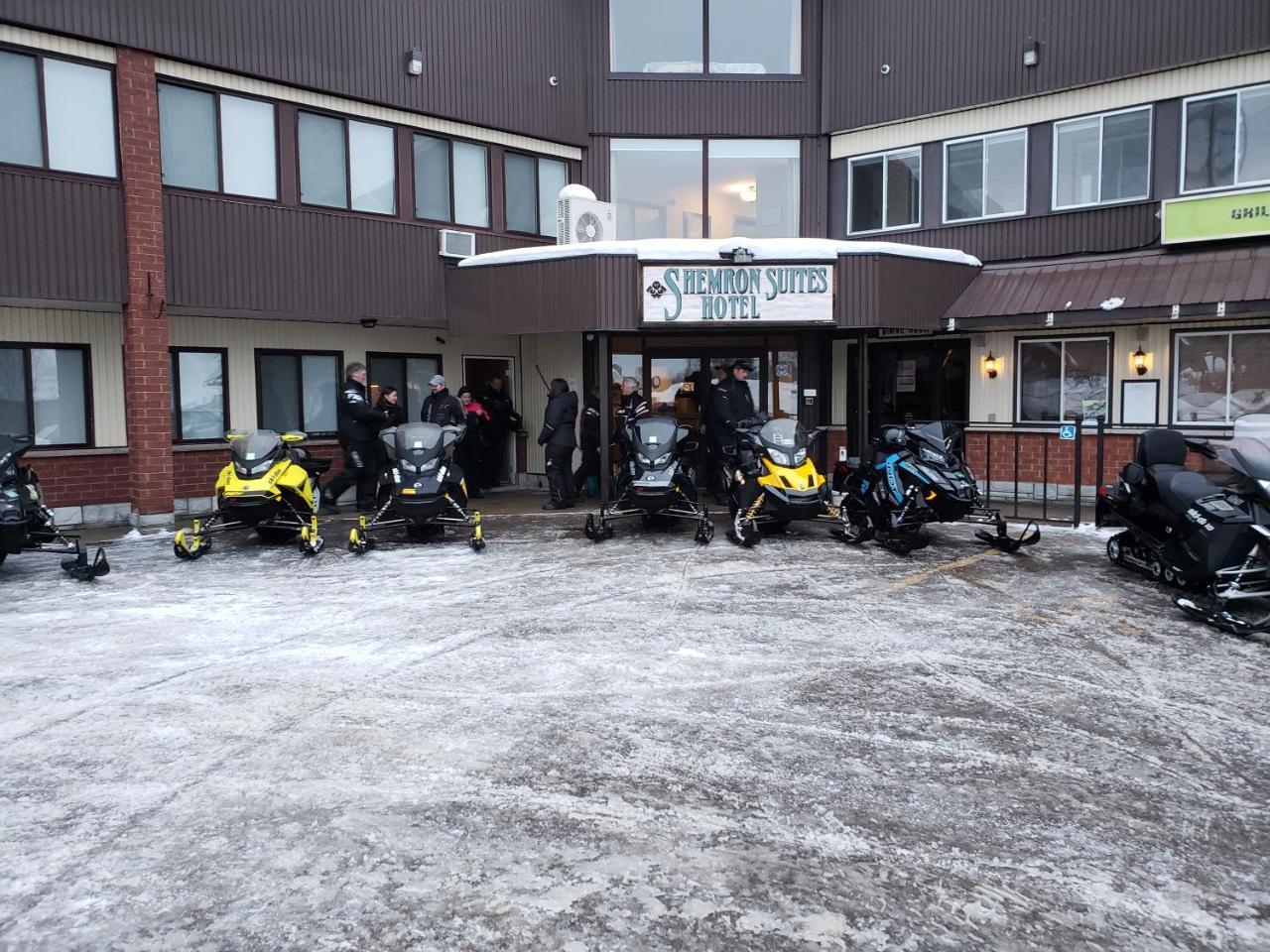 Shemron Suites Hotel Deep River Bagian luar foto