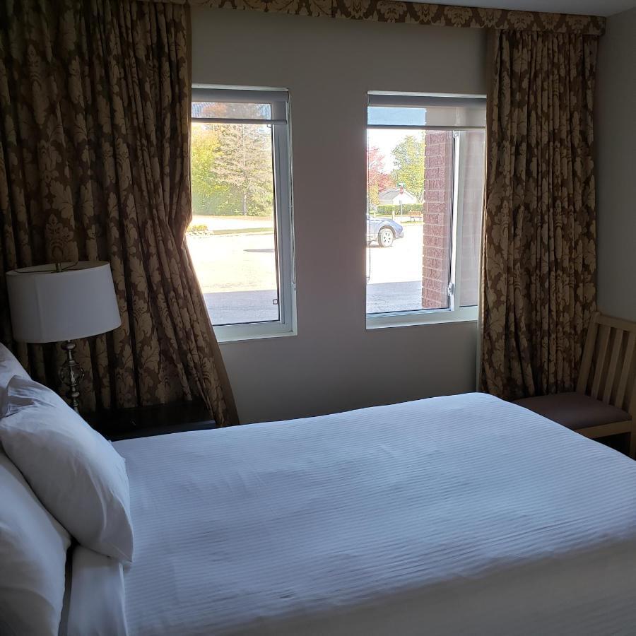 Shemron Suites Hotel Deep River Bagian luar foto